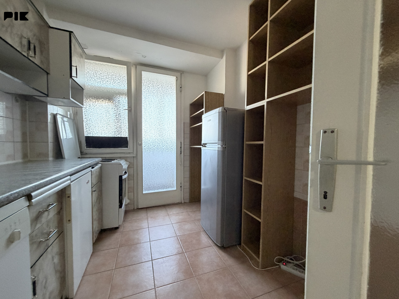 Jednoiposoban (opcija dvosoban) stan 41 m2 Alipašino Polje 10