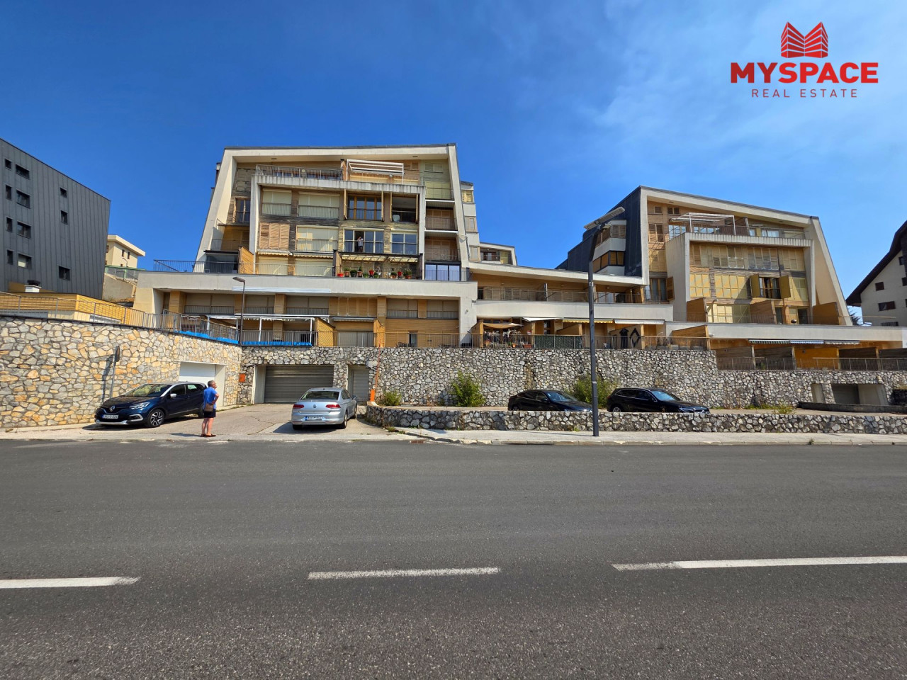 MY SPACE/ Apartman sa parkingom/ Bjelasnica/ NAMJESTEN/ 67(87) m2