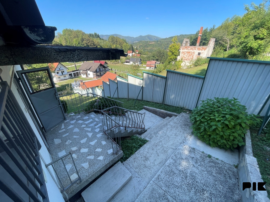 Vikend kuća Busovača, 114m2 stambenog prostora, 1.825m2 zemljišta 18