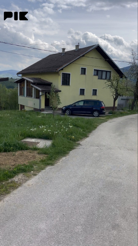 Useljiva kuća - Vitez - Ahmići - 180m2 kuća, 550 m2 okućnica 2