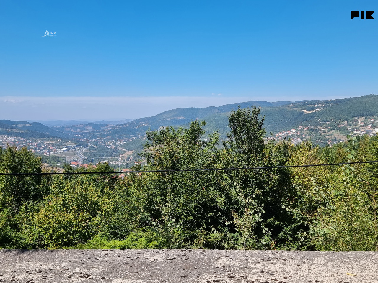 Top građevinsko zemljište sa objektom / Sarajevo