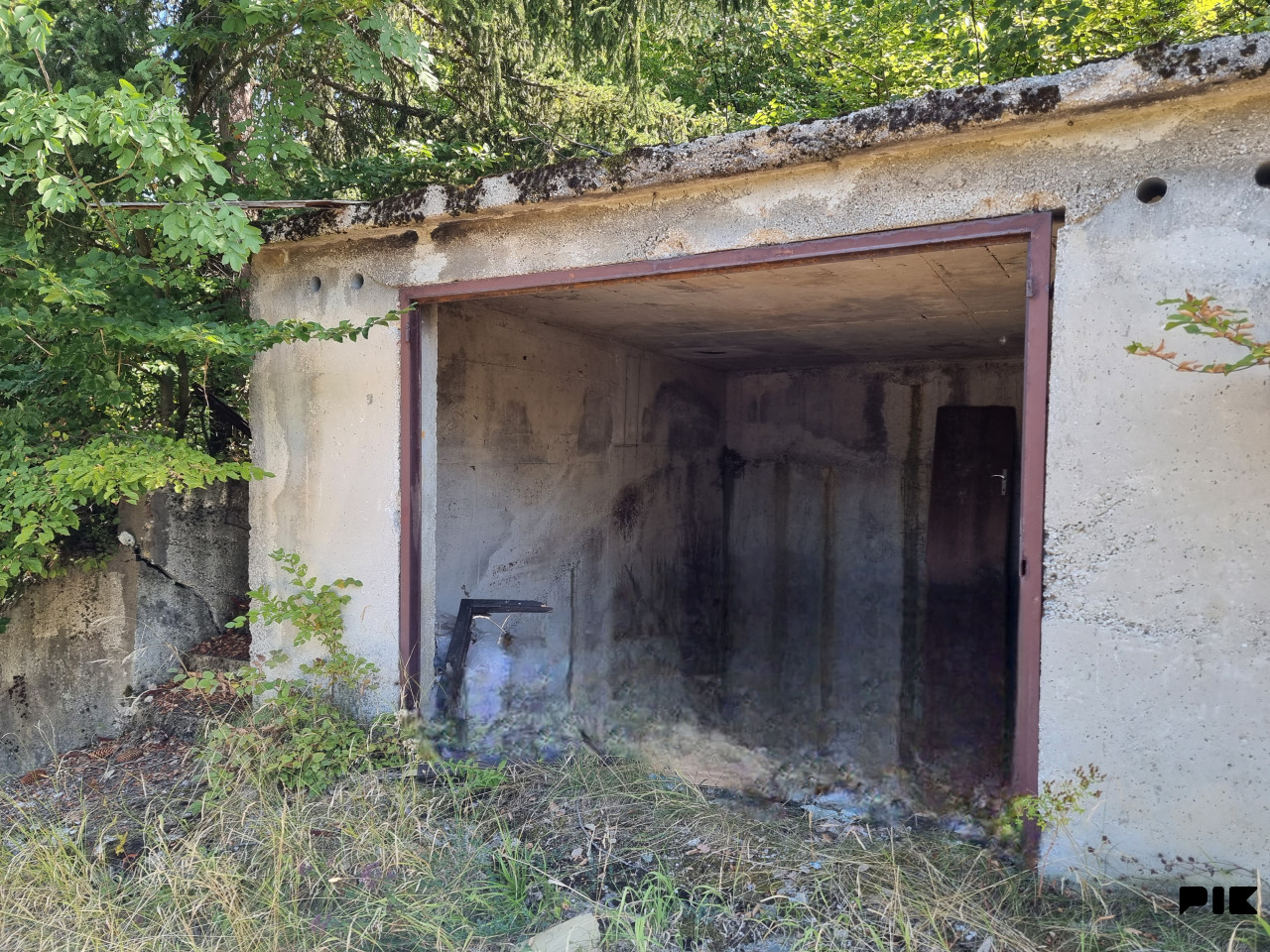 Top građevinsko zemljište sa objektom / Sarajevo 9