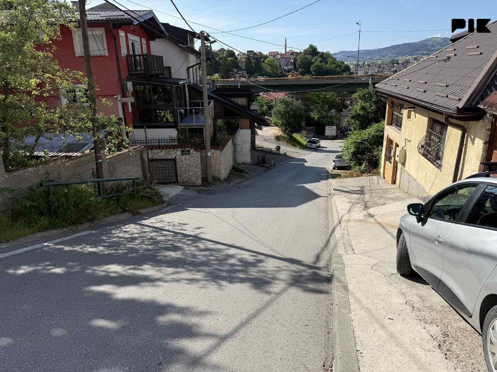 Stan sa dvorištem Stari Grad 3