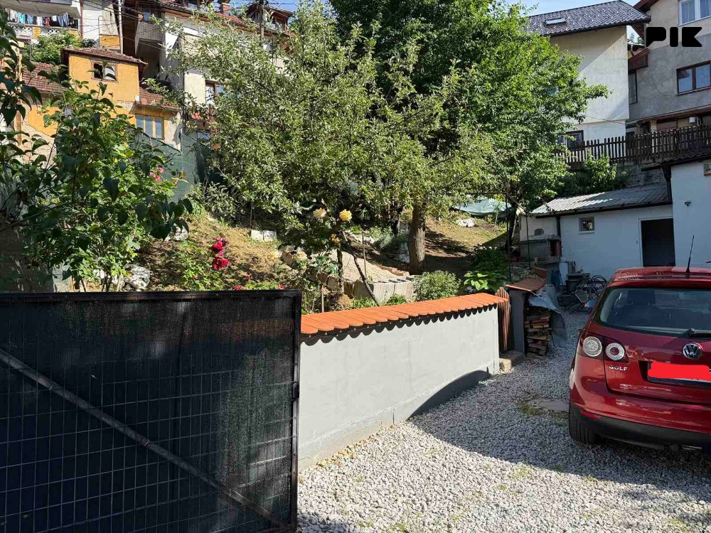 Stan sa dvorištem Stari Grad 8
