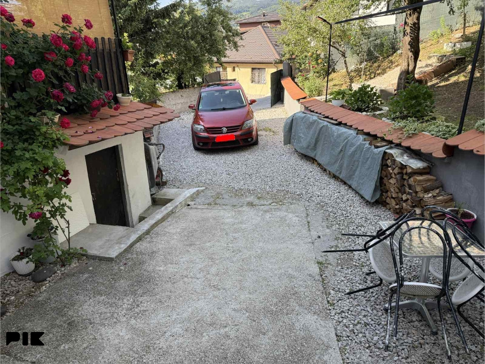 Stan sa dvorištem Stari Grad 11
