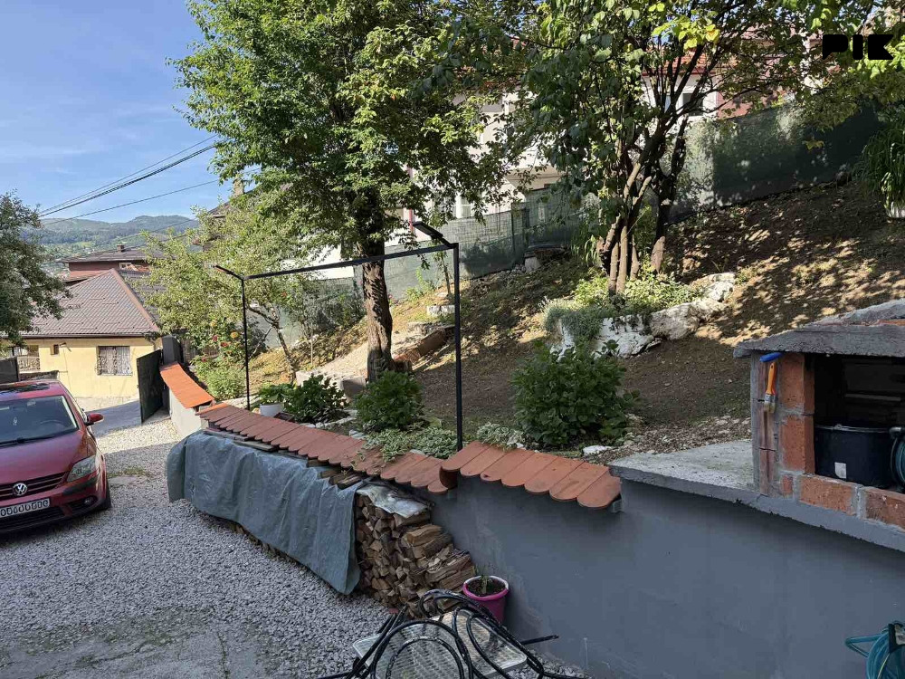 Stan sa dvorištem Stari Grad 10