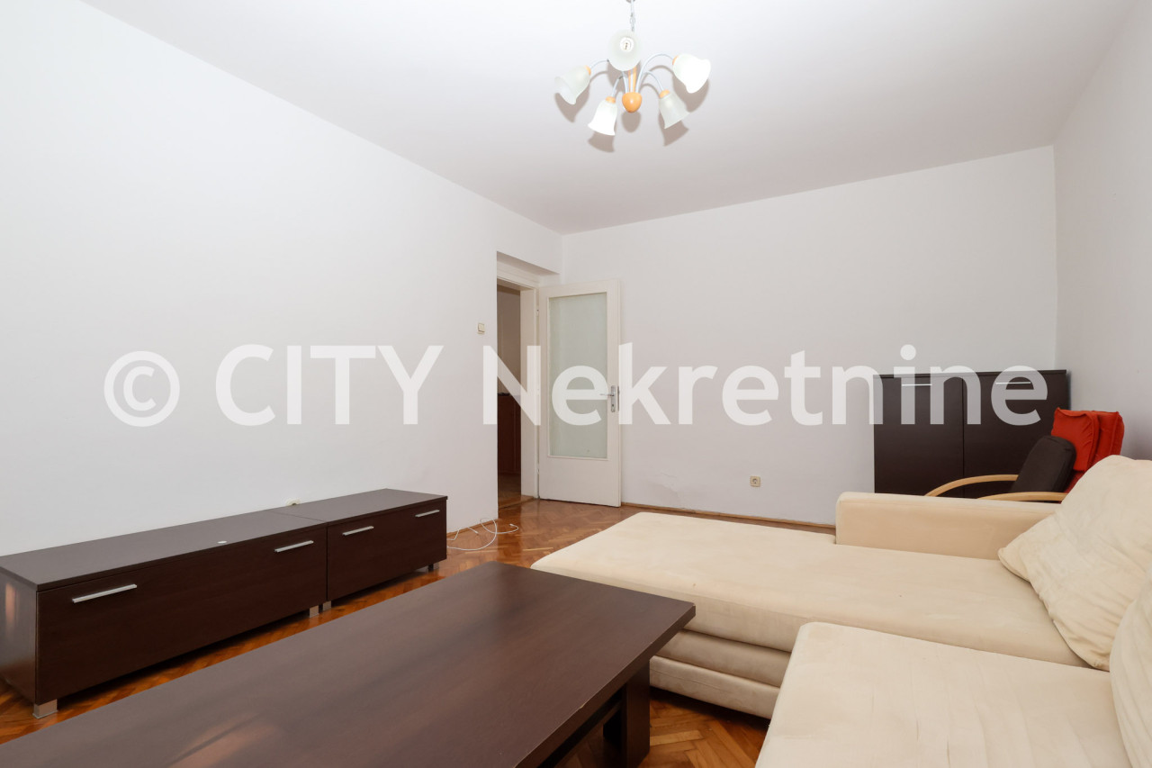 Trosoban stan - Centar - Džidžikovac - Čekaluša - 77 m2 3