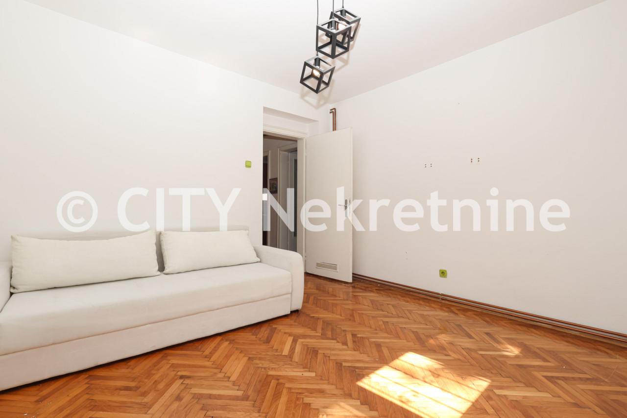 Trosoban stan - Centar - Džidžikovac - Čekaluša - 77 m2 12