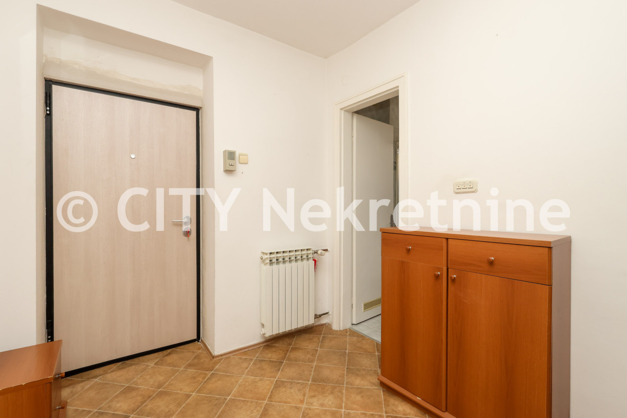 Trosoban stan - Centar - Džidžikovac - Čekaluša - 77 m2 20