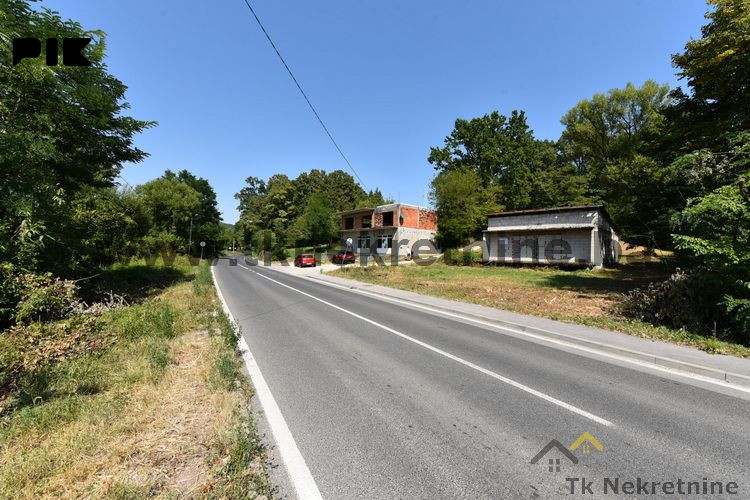 TUZLA-PAR SELO Zemljišna parcela sa započetim stambenim objektom 4