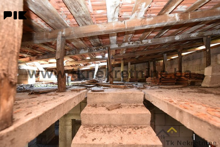 TUZLA-PAR SELO Zemljišna parcela sa započetim stambenim objektom 16