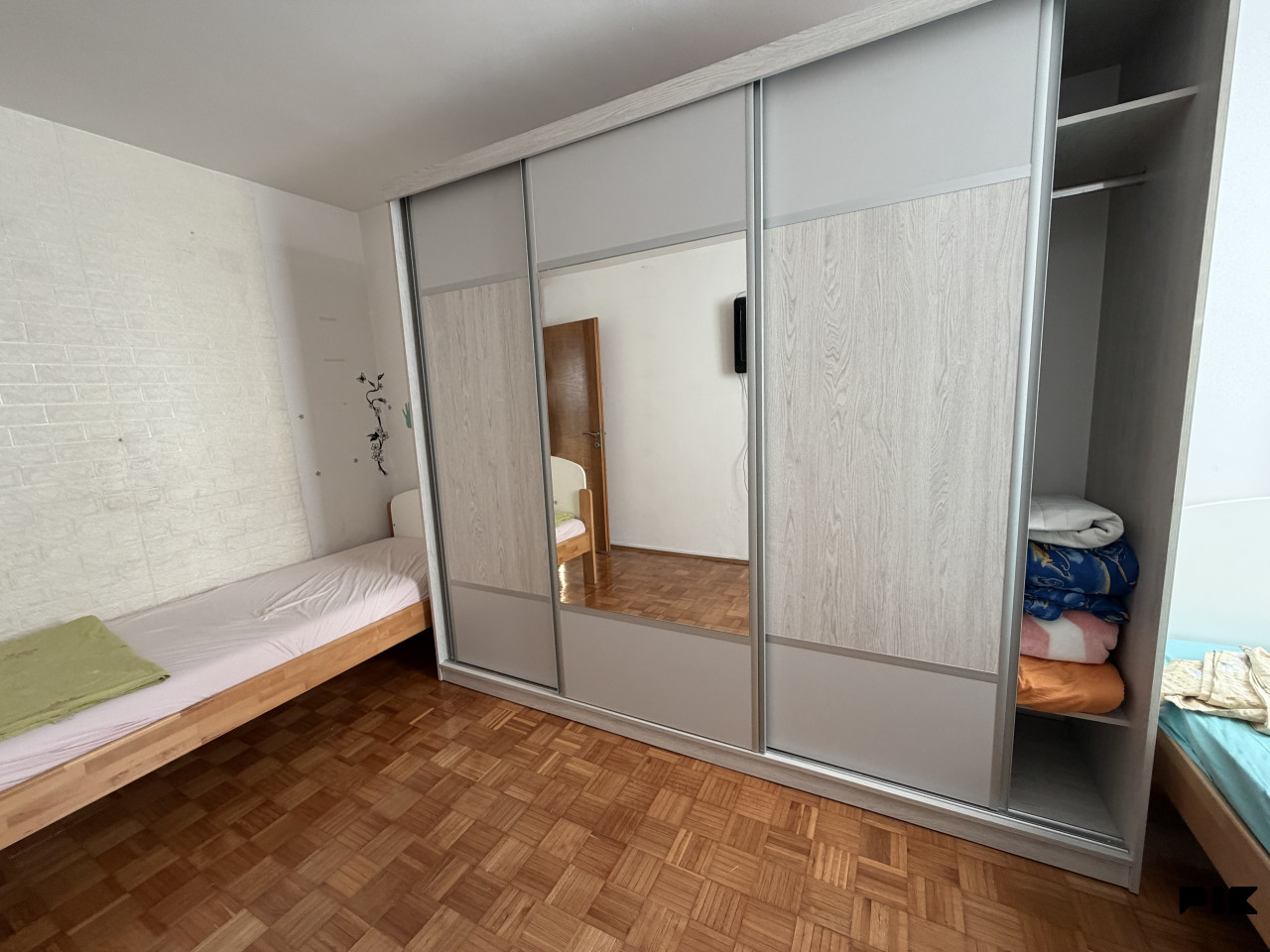 Potpuno renoviran trosoban stan 65 m2 Alipašino Polje Novi Grad 14