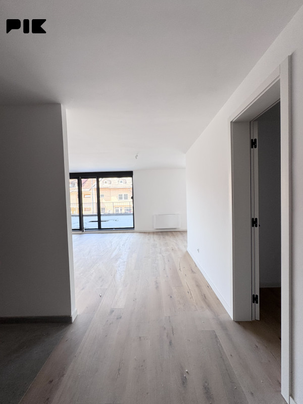 Breka luksuzan četverosoban stan 157 m2 sa prostranom terasom 12