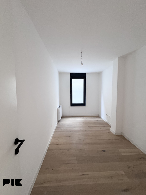 Breka luksuzan četverosoban stan 157 m2 sa prostranom terasom 18