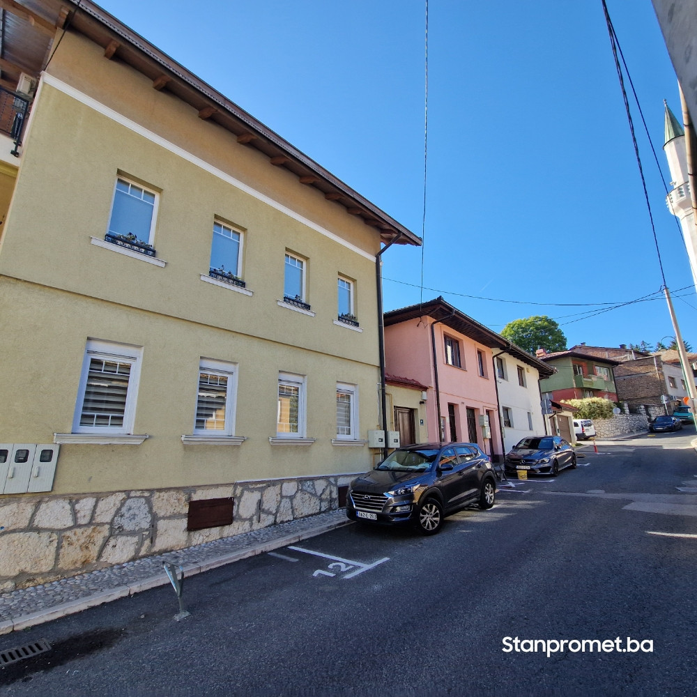 Stan s baštom Stari Grad prodaja Sagrdžije