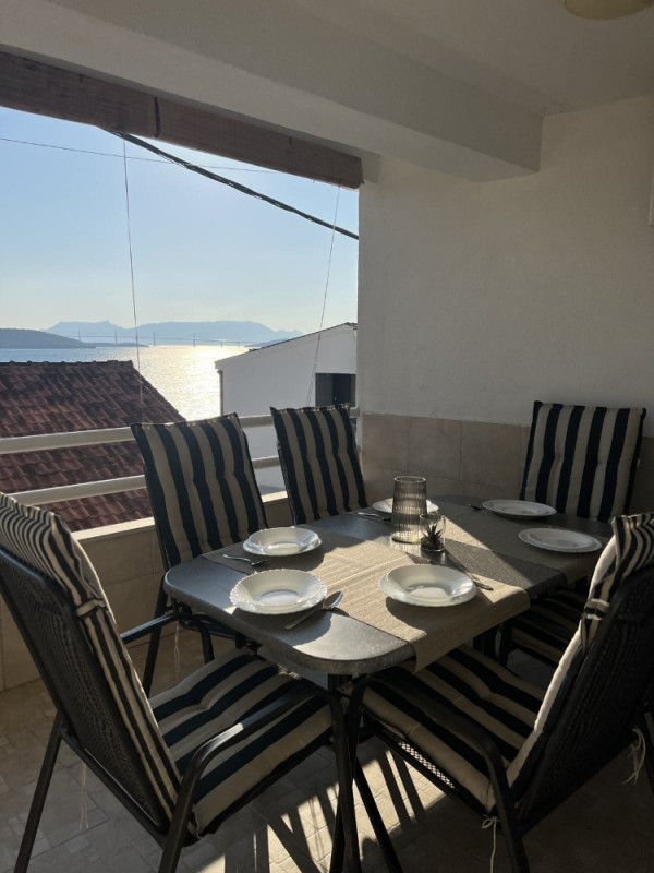 Trosoban apartman Neum Surdup prodaja TERASA 7