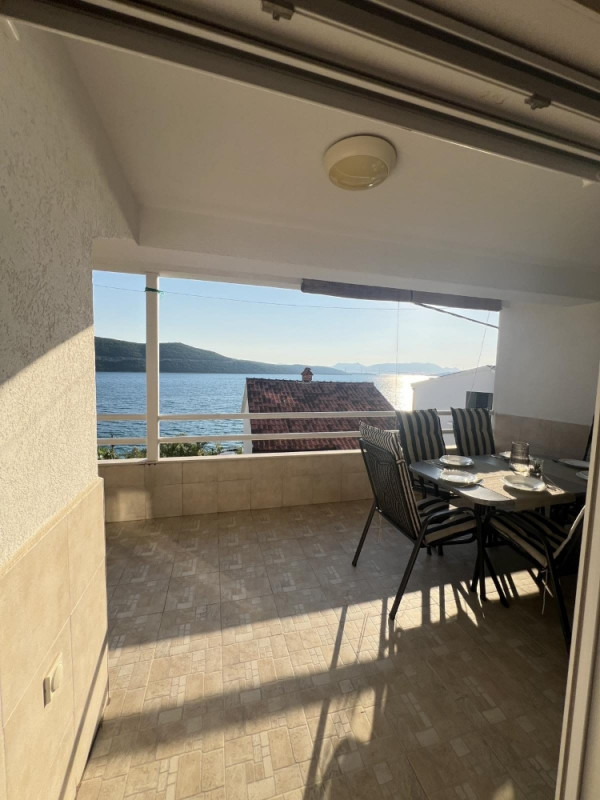 Trosoban apartman Neum Surdup prodaja TERASA 12