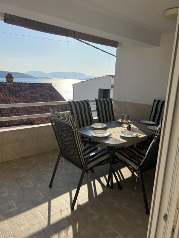 Trosoban apartman Neum Surdup prodaja TERASA 13