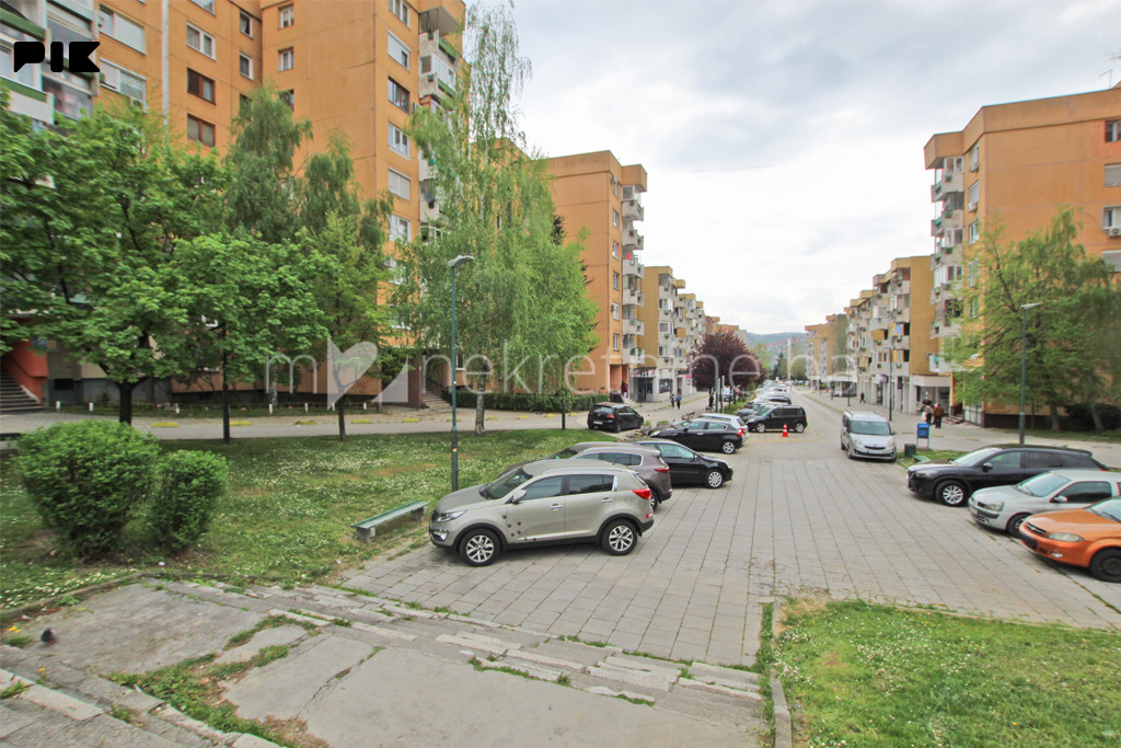 m2: Alipašino polje - adaptiran i namješten trosoban stan 72m2 19