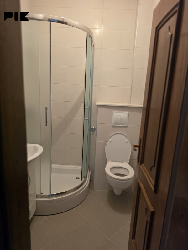 Izdaje se kuća na Petrićevcu 360m2 2