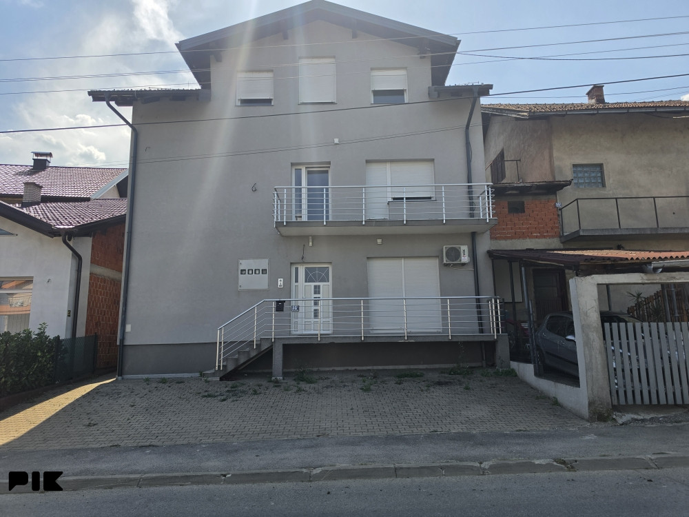 Izdaje se kuća na Petrićevcu 360m2