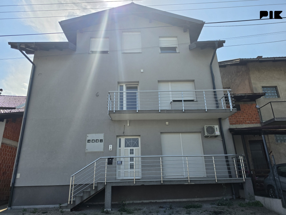 Izdaje se kuća na Petrićevcu 360m2 15