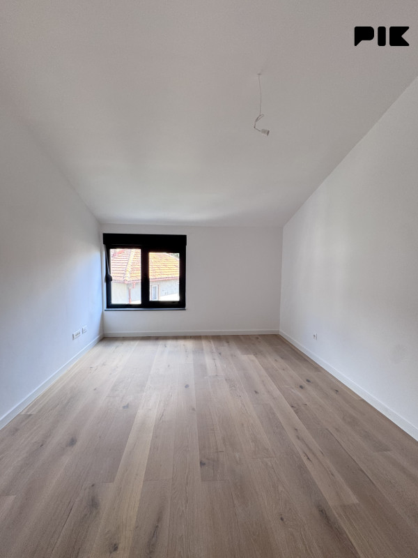 Breka 170 m2 Luksuzan četverosobni stan sa dva balkona 21
