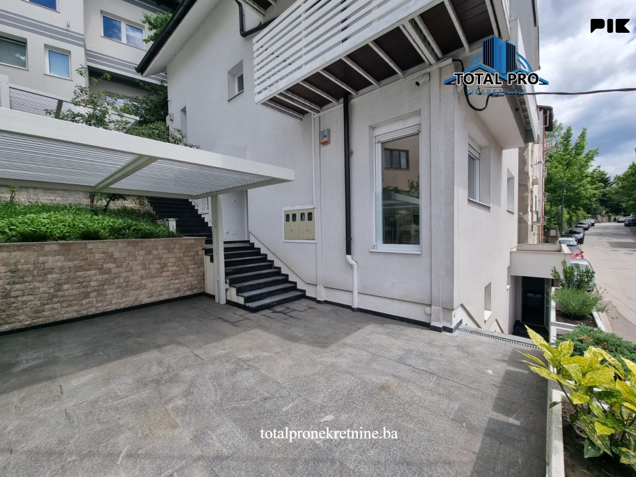 TOTAL PRO/ Kuća sa pslovnim prostorom 390m2 / Marijin Dvor 2