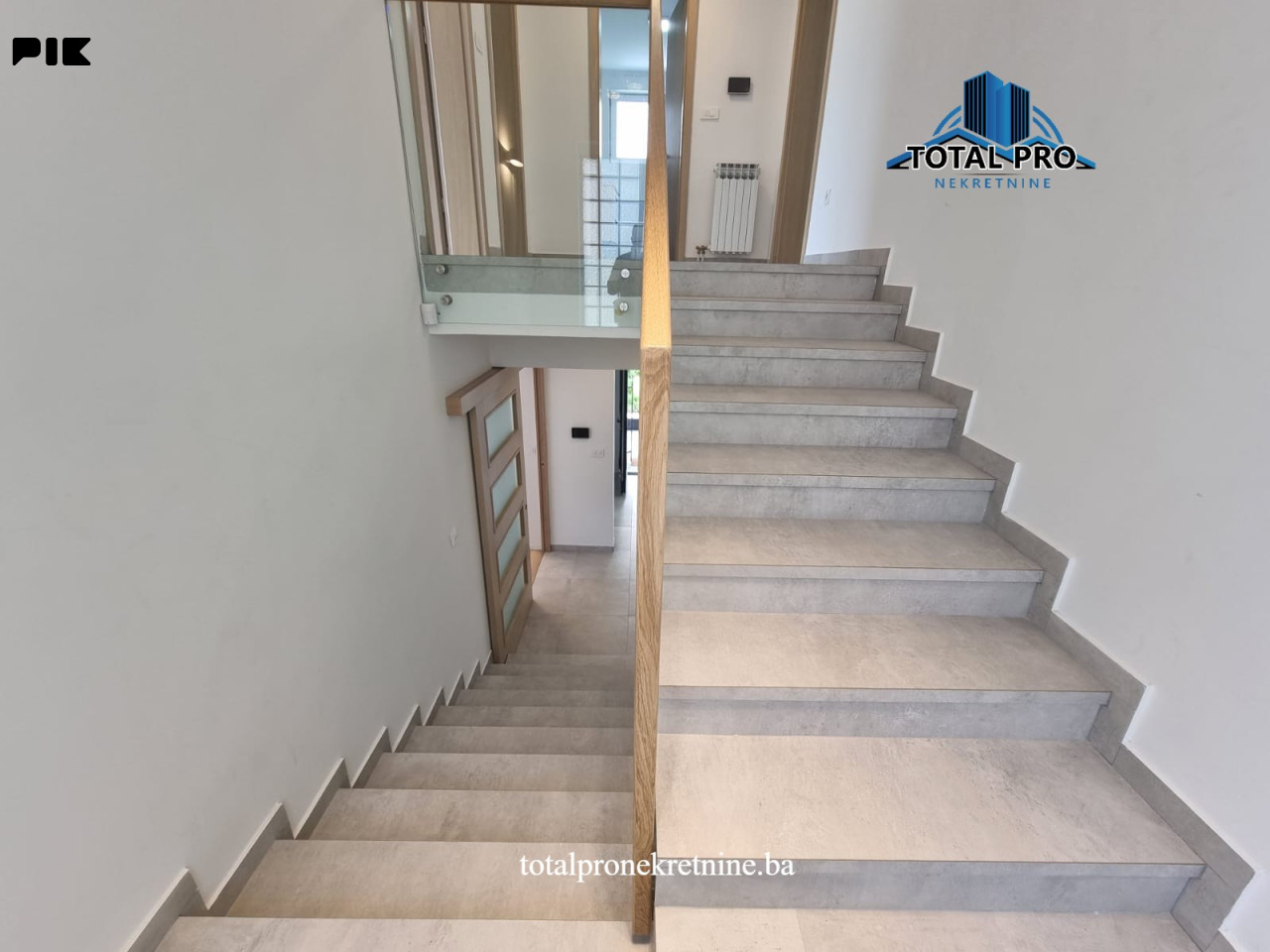 TOTAL PRO/ Kuća sa pslovnim prostorom 390m2 / Marijin Dvor 12