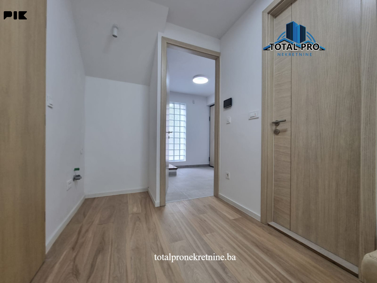 TOTAL PRO/ Kuća sa pslovnim prostorom 390m2 / Marijin Dvor 14