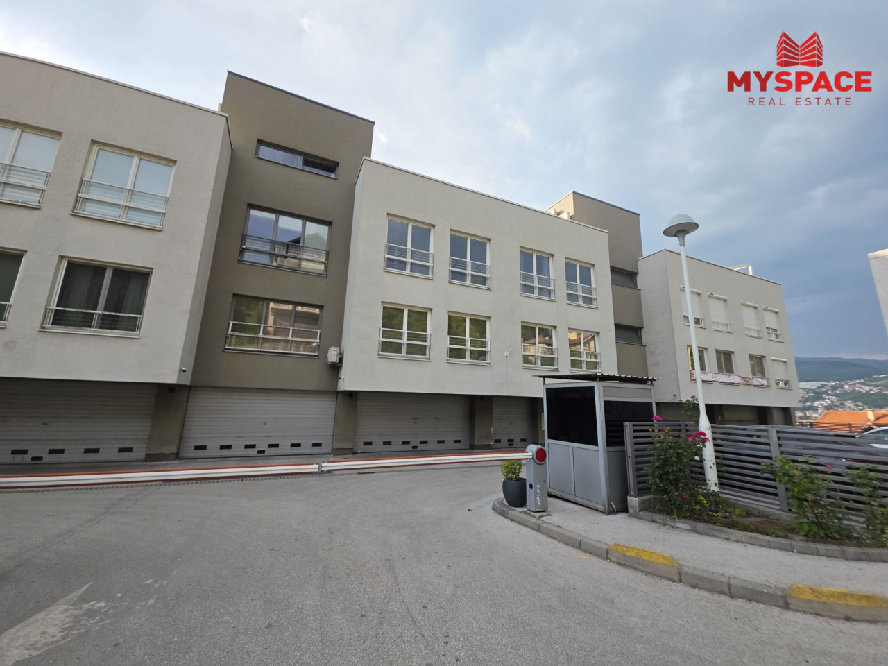 MY SPACE/ Stambeno - poslovni prostor / Cobanija / 1313m2 2