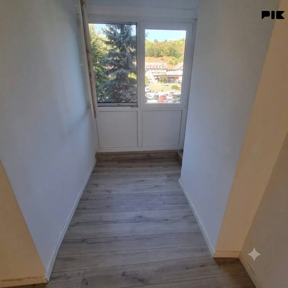 CAPITAL/ Trosoban stan Dobrinja 3/ 86m2/ 1.sprat/ T.S.Olimpijade 8