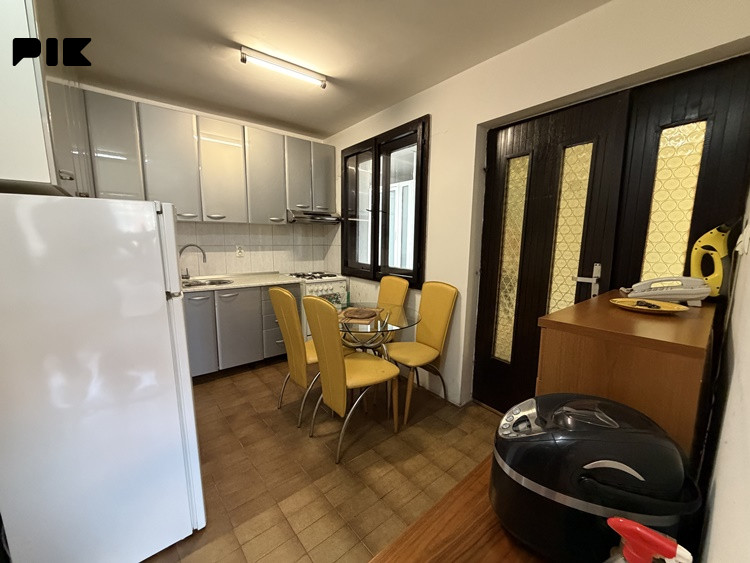 Trospratna kuća sa garažom, Centar 10