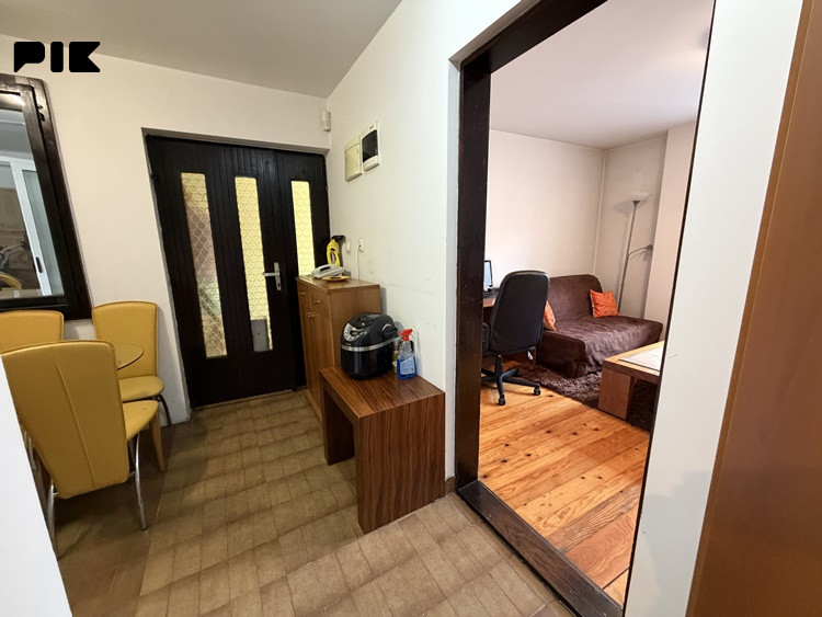 Trospratna kuća sa garažom, Centar 12