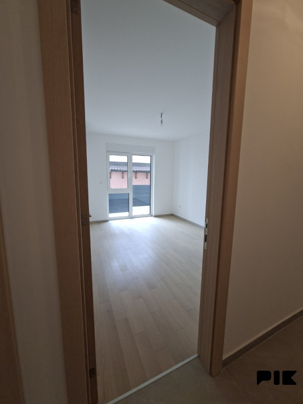 Residence Mejtaš, novogradnja, cetverosoban stan sa bastom! 6