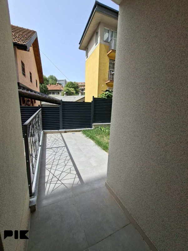 Residence Mejtaš, novogradnja, cetverosoban stan sa bastom! 11