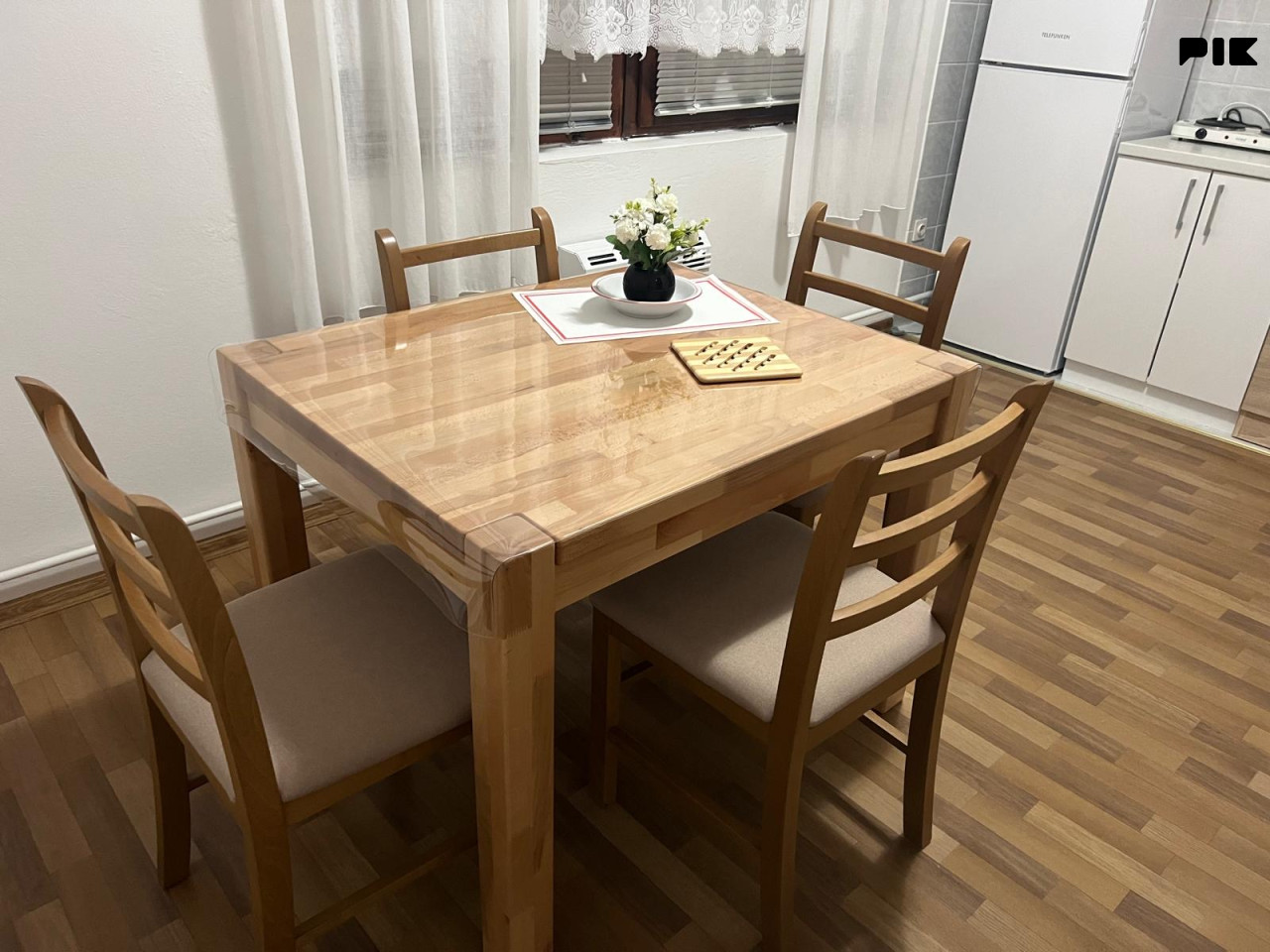 Renoviran i namješten stan 2,5 sobe, Velešići Sarajevo