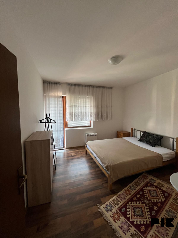 Renoviran i namješten stan 2,5 sobe, Velešići Sarajevo 6