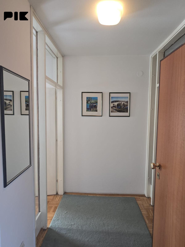 STAN 70m2, KOVAČIĆI, NOVO SARAJEVO, PREKRASAN POGLED NA GRAD 2