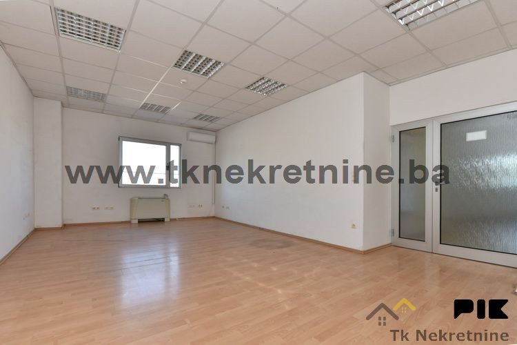 BOSANSKA POLJANA! Dio višenamjenske poslovne zgrade - 440m2 9