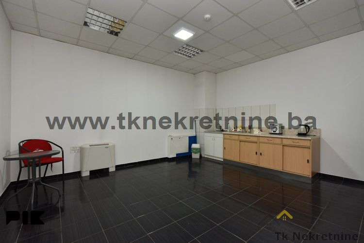 BOSANSKA POLJANA! Dio višenamjenske poslovne zgrade - 440m2 17