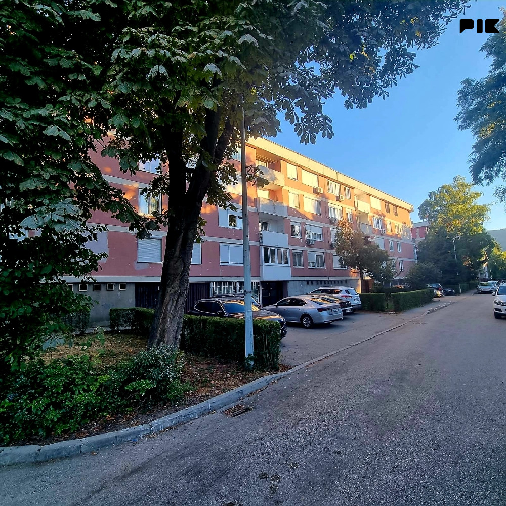 CAPITAL/ Trosoban stan Pejton/ 70m2/ 1.sprat