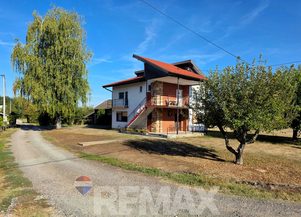 Kuća 150m2 na placu 821m2, sprat renoviran - Inađol Srbac 5
