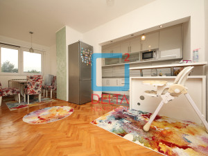 Adaptiran i namješten prostran trosoban stan / 85m2 / Dobrinja photo 4