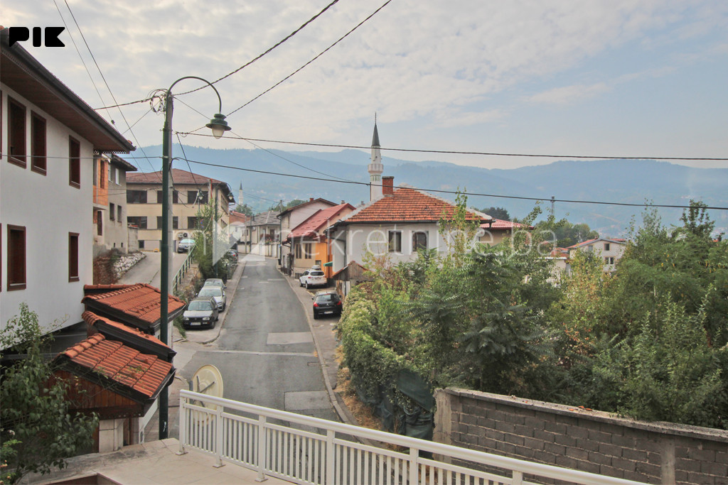 m2: Stari Grad / Vratnik / Adaptiran trosoban stan 63m2 / garaža 8