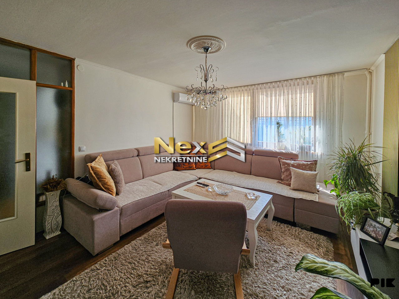 Trosoban stan Alipašino Polje/Novi Grad 70m2 6
