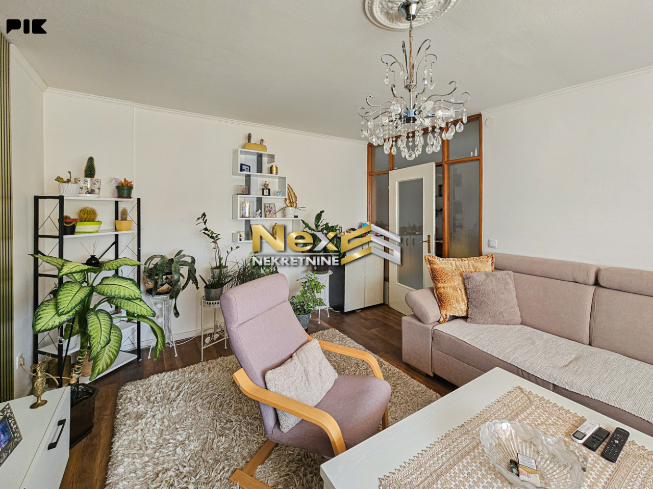 Trosoban stan Alipašino Polje/Novi Grad 70m2 5