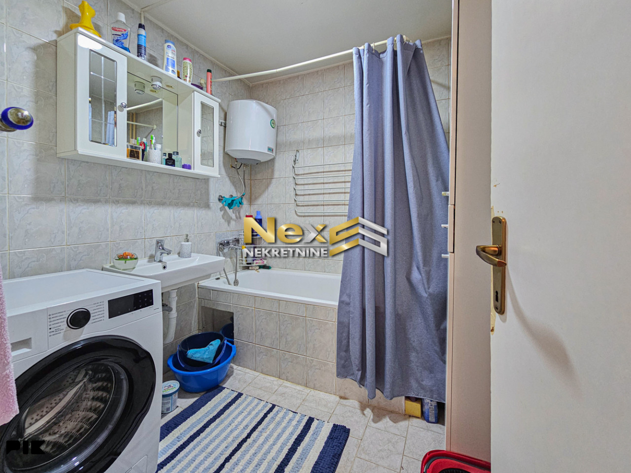 Trosoban stan Alipašino Polje/Novi Grad 70m2 21