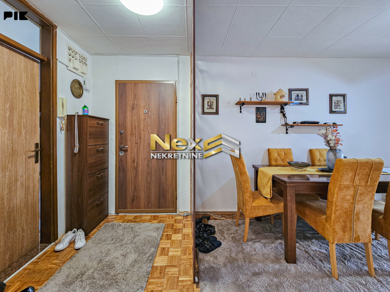 Trosoban stan Alipašino Polje/Novi Grad 70m2 12
