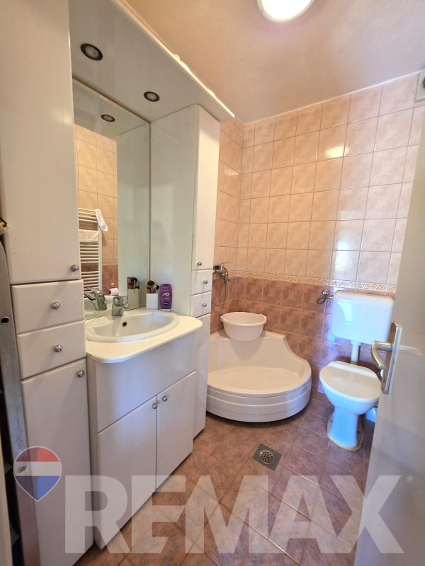 Komforan četverosoban stan 94m2 / Hisete, Banja Luka 18